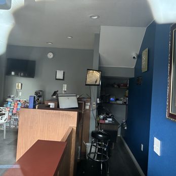 Rodeway Inn Carson - Front desk - Hotels Near Me - Carson, California