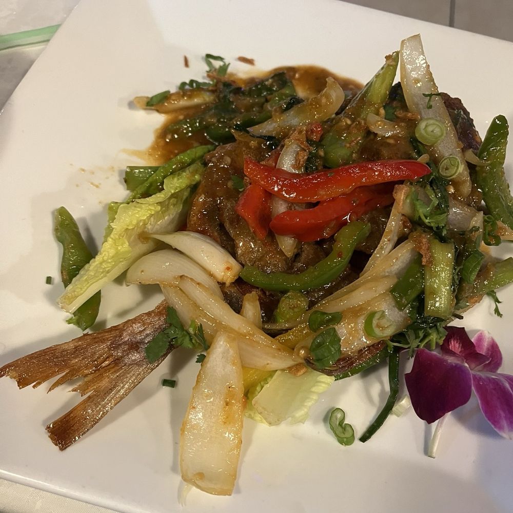 Lan Xang Fort Myers - Crispy Pompano in Basil - Thai Near Me - Fort Myers, Florida Lan Xang Fort Myers - Crispy Pompano in Basil - Thai Near Me - Fort Myers, Florida