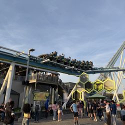 Fury 325 - Happy riders returning from the thrills