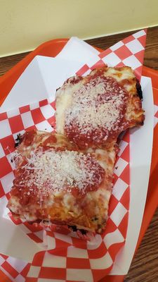 Old Gold Tomato Pie by null