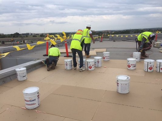 Dallas Commercial Roofing Logo