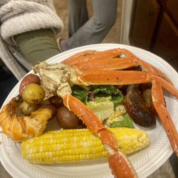 ABSeafood - a plate of crab legs, potatoes and corn - Seafood Markets Near Me - Elizabethtown, Kentucky