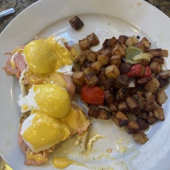 Marmalade Cafe - El Segundo - Eggs benedict w/lox - New American Near Me - El Segundo, California Marmalade Cafe - El Segundo - Eggs benedict w/lox - New American Near Me - El Segundo, California