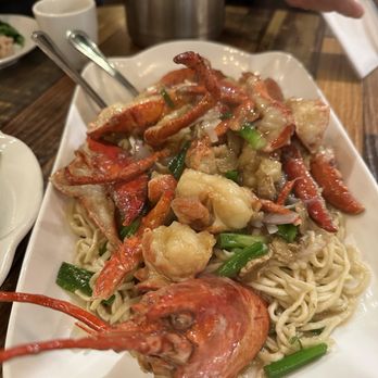 New Fusion Restaurant - Lobster yeefu noodles - Chinese Near Me - Aurora, Ontario New Fusion Restaurant - Lobster yeefu noodles - Chinese Near Me - Aurora, Ontario