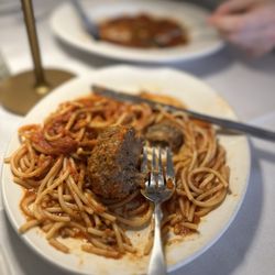IL Porto Ristorante - Spaghetti & Meatballs