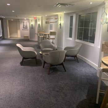 Cliff House - Hallway leading to guest rooms - Resorts Near Me - Cape Neddick, Maine