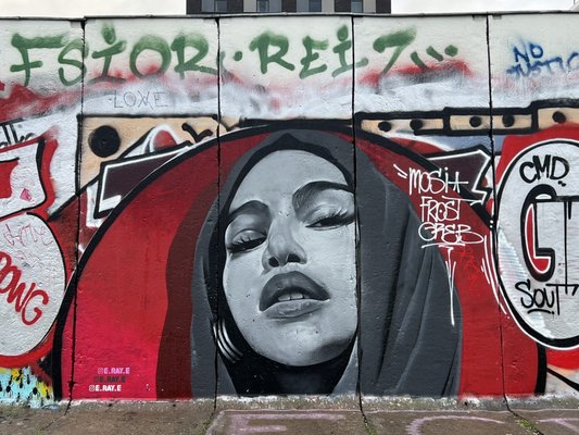 Moxy Berlin Ostbahnhof by null