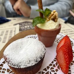 Tascantiga - Petit Gâteaux de calabaza con helado de requéson, miel y nueces. Don't leave without trying this one!