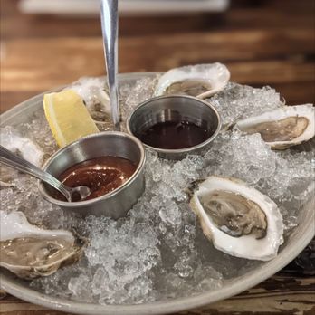 Vinted Wine Bar & Kitchen - Oysters - Wine Bars Near Me - West Hartford, Connecticut
