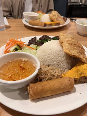 Bốn Mùa | Vietnamese Restaurant by null