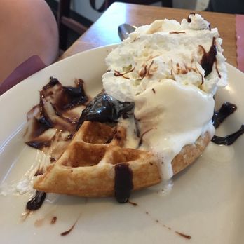 Henry's - Waffle sundae - American Near Me - Wallingford, Connecticut Henry's - Waffle sundae - American Near Me - Wallingford, Connecticut