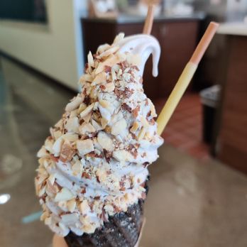 Sugar Pine Creamery - Red bean and chestnut sweet potato swirl with almond topping - Ice Cream & Frozen Yogurt Near Me - Plano, Texas Sugar Pine Creamery - Red bean and chestnut sweet potato swirl with almond topping - Ice Cream & Frozen Yogurt Near Me - Plano, Texas