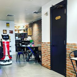 Yanwu - Robot cat!