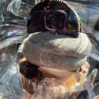 Bottom Line Bakery & Cafe - Oreo cupcake - Custom Cakes Near Me - Evans, Georgia Bottom Line Bakery & Cafe - Oreo cupcake - Custom Cakes Near Me - Evans, Georgia