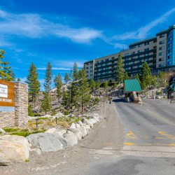 Holiday Inn Club Vacations Tahoe Ridge Resort - Entrance to Holiday Inn Club Vacations Tahoe Ridge Resort.