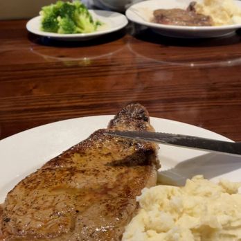 LongHorn Steakhouse - Ribeye & Mashed Potatoes - Steakhouses Near Me - Baton Rouge, Louisiana