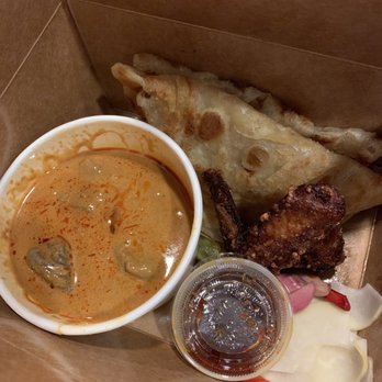Hat Yai - Beef cheeks curry, roti, fried chicken wing - Thai Near Me - Portland, Oregon