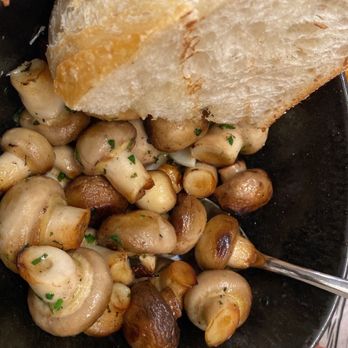 Sabores Tapas Bar - Mushrooms in a lemony garlic sauce - Tapas Bars Near Me - Arlington, Virginia