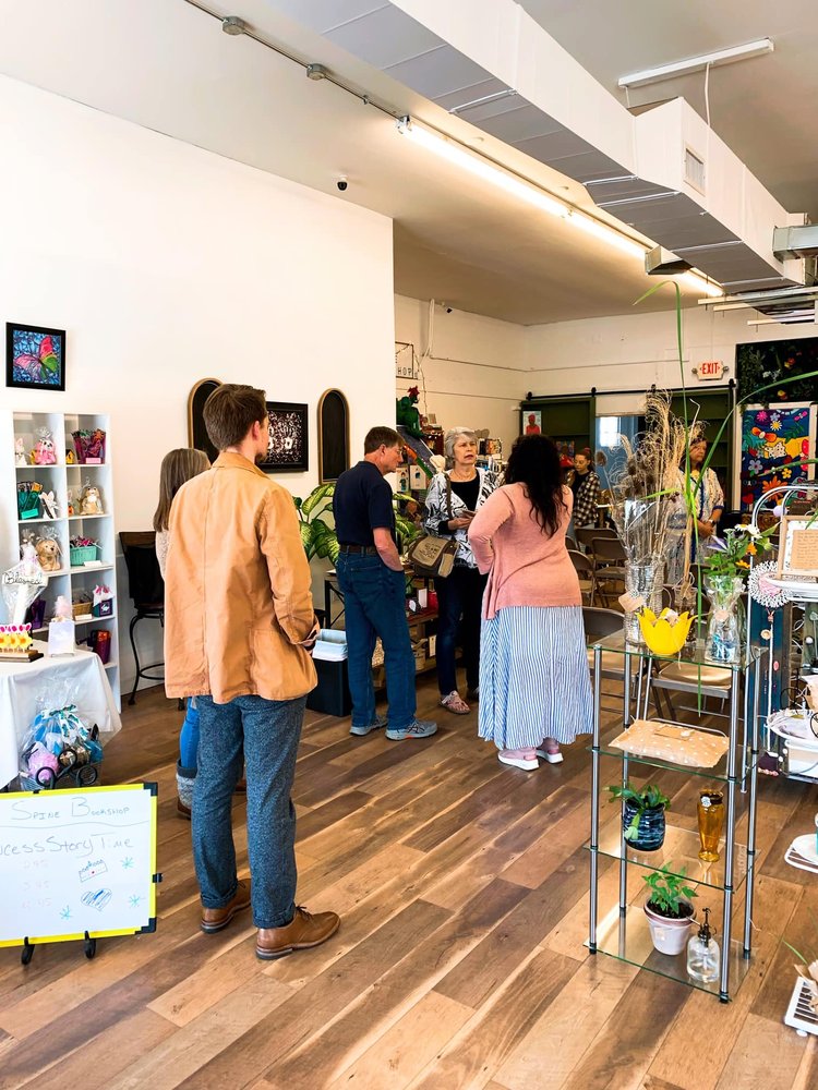 The Spine Bookshop Logo