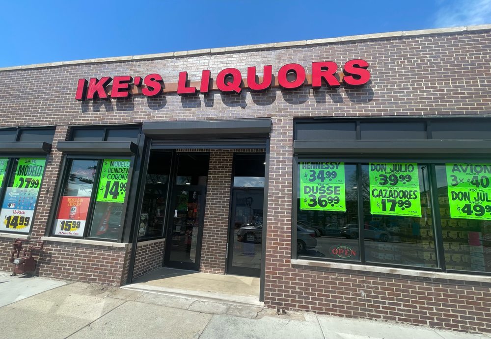 7911 FOOD AND LIQUOR Updated April 2024 4884 S Archer Ave