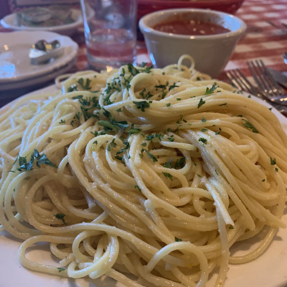 Chef's Restaurant - Pasta with oil and garlic - Italian Near Me - Buffalo, New York