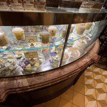 Cafe Bilboquet - Display - Cafes Near Me - New York, New York