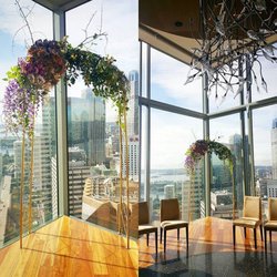 Art of the Flower - Rustic-look wedding arch - 21/04/2017