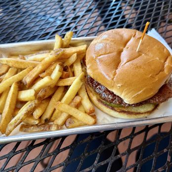 Bourbon On Main - Kentucky Hot Chicken Sandwich - Cocktail Bars Near Me - Frankfort, Kentucky