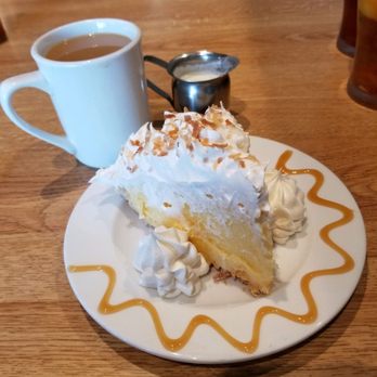 Outlaw Grill - Coconut Cream Pie - American Near Me - Hobbs, New Mexico