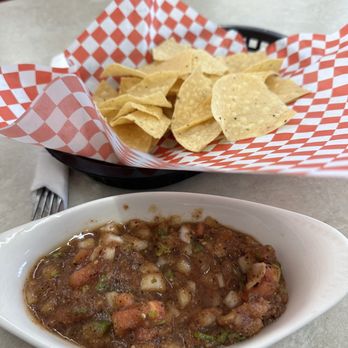 El Sazon Latin Grill - Chips and salsa - Latin American Near Me - Bethany, Oklahoma