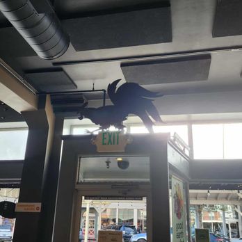 Venti's Cafe + Basement Bar - New American Near Me - Salem, Oregon