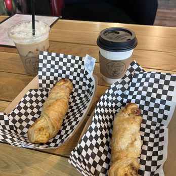 Aroma Cafe - quesito - Coffee & Tea Near Me - West Allis, Wisconsin