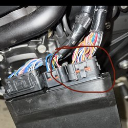 SoCal SuperBikes - Broken connector!