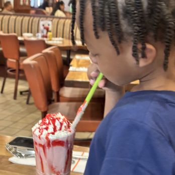 Junior's Restaurant - Milkshake was good my son loved it - Bakeries Near Me - Brooklyn, New York