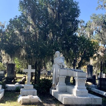 Savannah Bonaventure Dash Tours - Family plots. - Tours Near Me - Savannah, Georgia Savannah Bonaventure Dash Tours - Family plots. - Tours Near Me - Savannah, Georgia