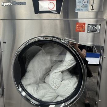 Big Waves Laundromat - Our Comforter On It's Drying Journey - Laundromat Near Me - Los Angeles, California Big Waves Laundromat - Our Comforter On It's Drying Journey - Laundromat Near Me - Los Angeles, California