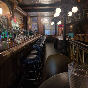 Hobgoblin Bar - Bar area (empty because it's 4:30pm) - Bars Near Me - Boston, Massachusetts