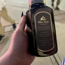 Bath & Body Works - Hand soap