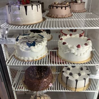 Cakery Bakery - Bakeries Near Me - La Cañada Flintridge, California
