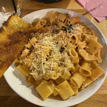 Jay Jay's Bistro - Cajun Spicy Fettuccini Alfredo - Mediterranean Near Me - Troy, Michigan