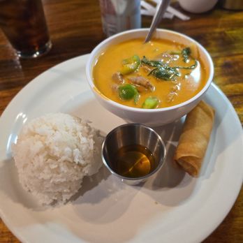 Boun Thai Kitchen - Salad Near Me - Paradise, Nevada