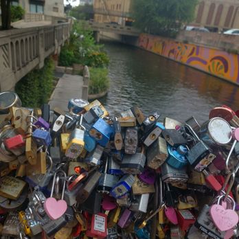 San Antonio River Walk - Locks of love - Tours Near Me San Antonio River Walk - Locks of love - Tours Near Me