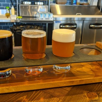Hartland Brewing - Beer flights with generous pours. - Brewpubs Near Me - Howell, Michigan