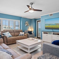 Emerald Isle Realty - Summer Winds offers modern amenities and cozy spaces