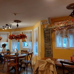Jon & Patty's Coffee Bar & Bistro - Upstairs dining room, decorated so nicely for autumn.