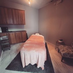 Helping Hands Massage