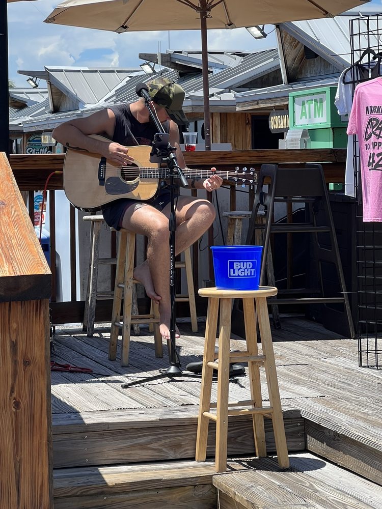 Off The Hook Bar & Grill