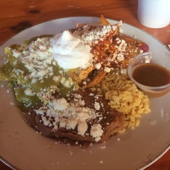 Tomas Cafe - Chilaquiles, 1/2 salsa verde y rojo - Breakfast & Brunch Near Me - Oxnard, California Tomas Cafe - Chilaquiles, 1/2 salsa verde y rojo - Breakfast & Brunch Near Me - Oxnard, California