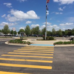 Oakland Community College - Pedestrian lane
