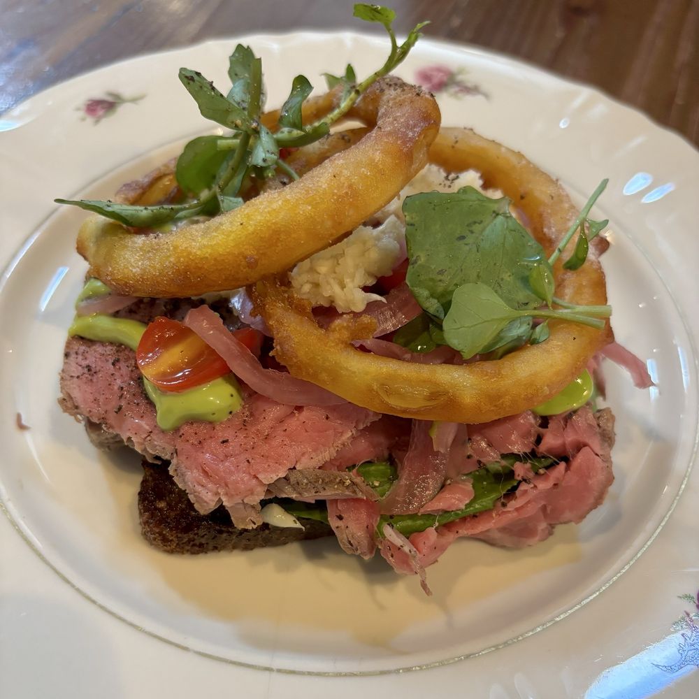 Whitecrest Eatery - Roast Beef - New American Near Me - Stonington, Connecticut Whitecrest Eatery - Roast Beef - New American Near Me - Stonington, Connecticut